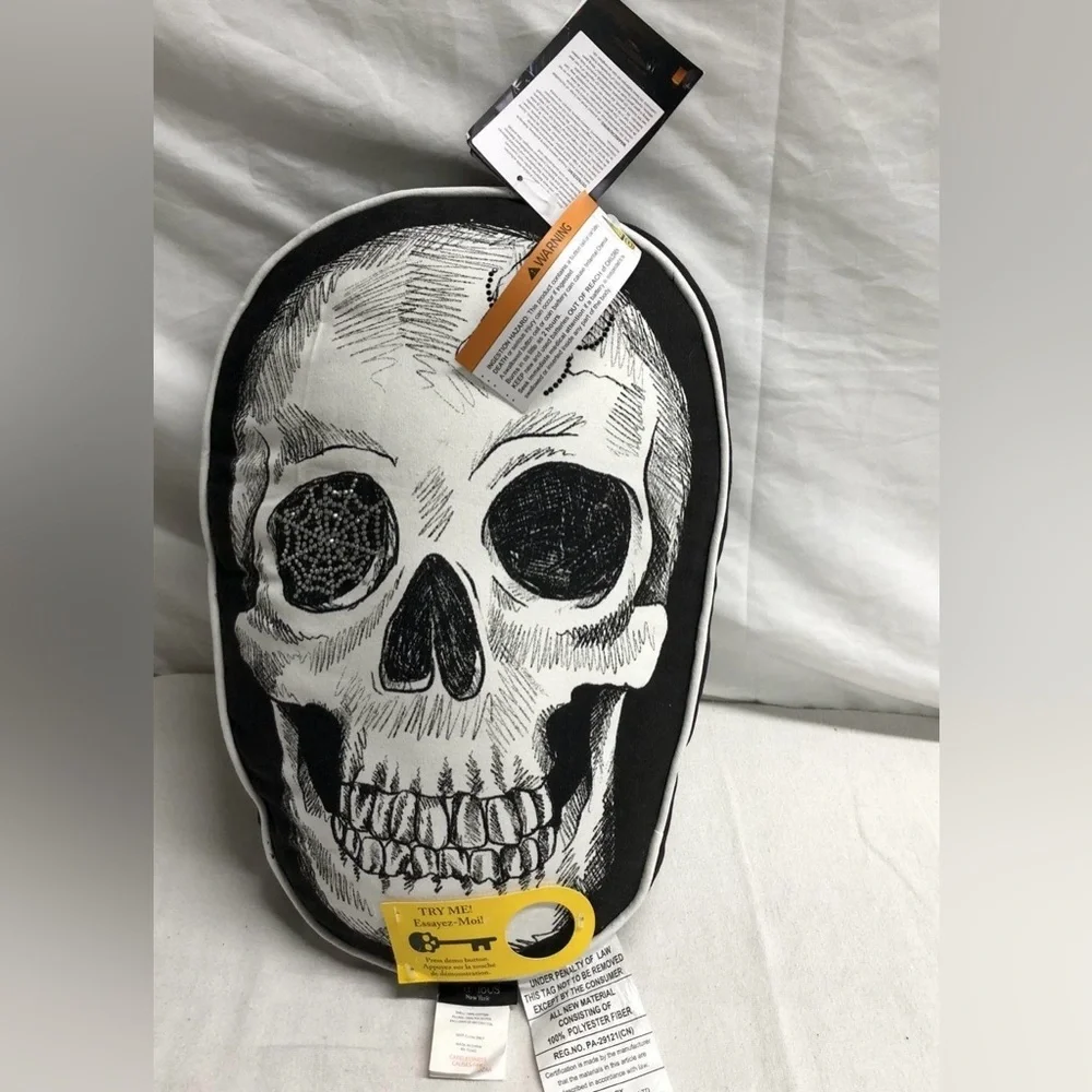 NEW Cynthia Rowley Halloween 18